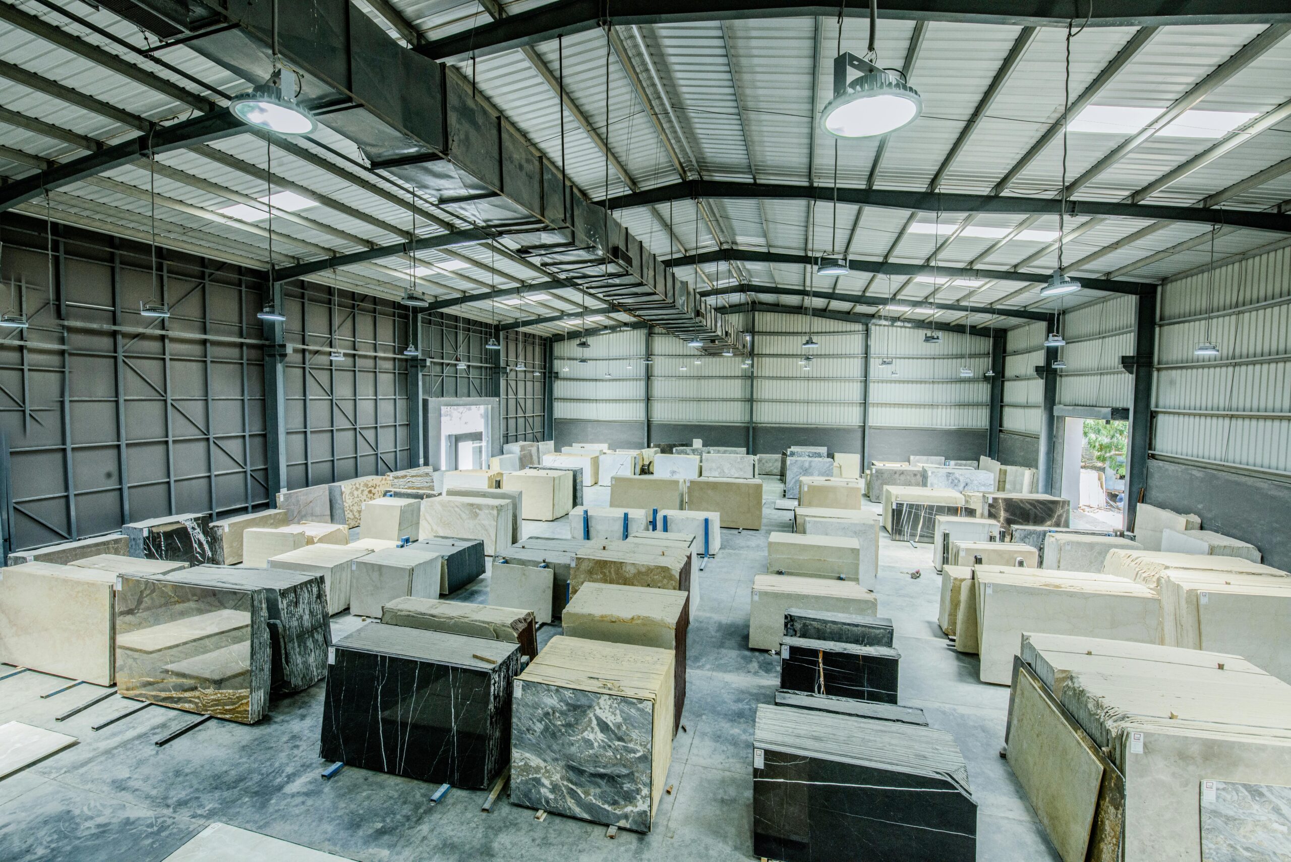 Warehouse for supplier deliveries and cargo consolidation